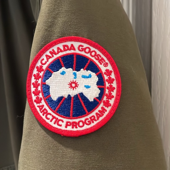 Canada Goose Trillium Parka - Picture 3 of 6